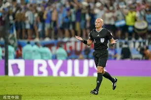 华体会app官网多特蒙德遭遇争议判罚，裁判组回应：执法公正，技术管理.的简单介绍