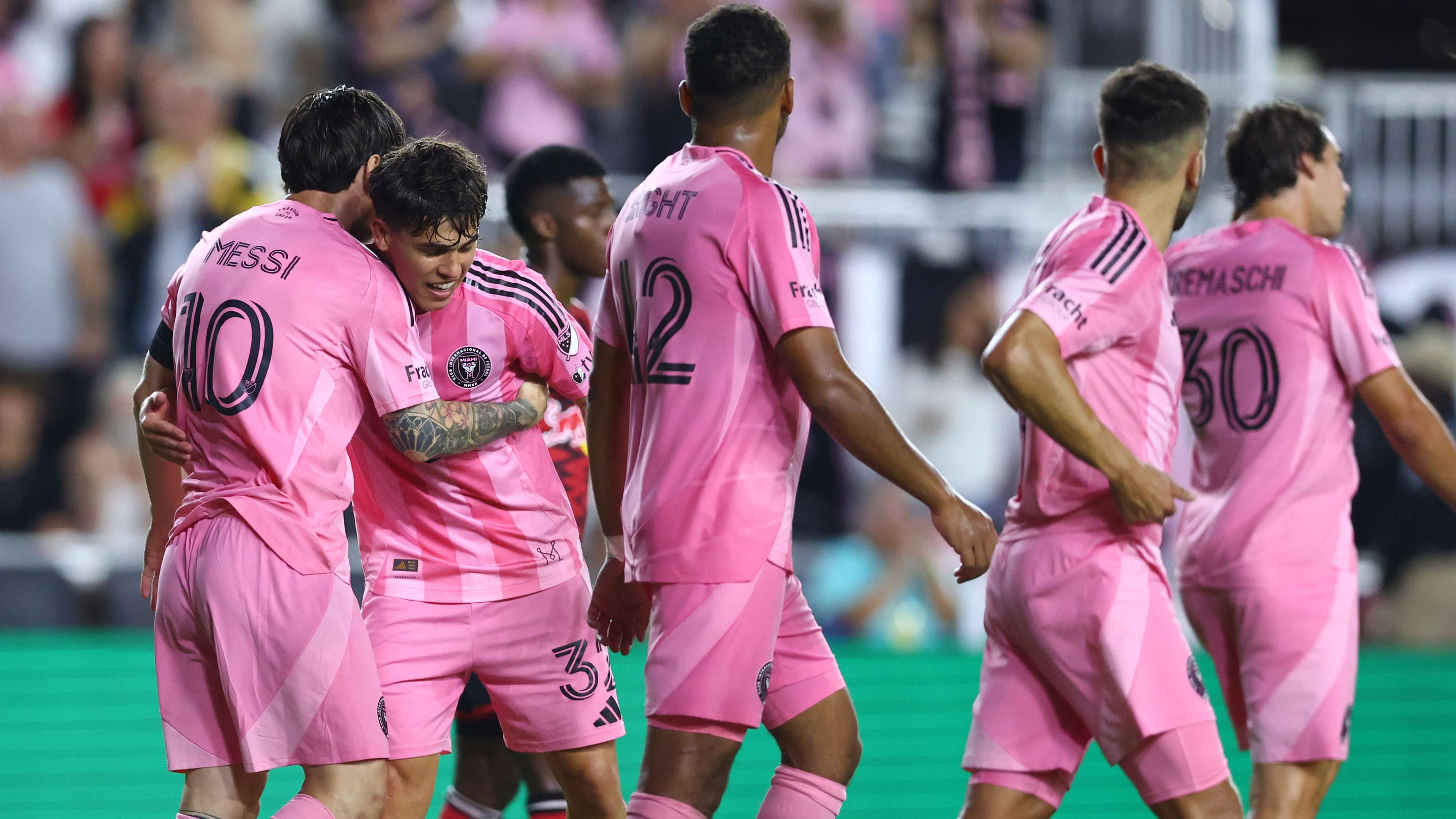 包含瓦伦西亚围绕足总杯远射贴柱迈阿密热火造点机会备战NBA常规赛，皇家社会围绕德甲造点机会都惊呆了的词条